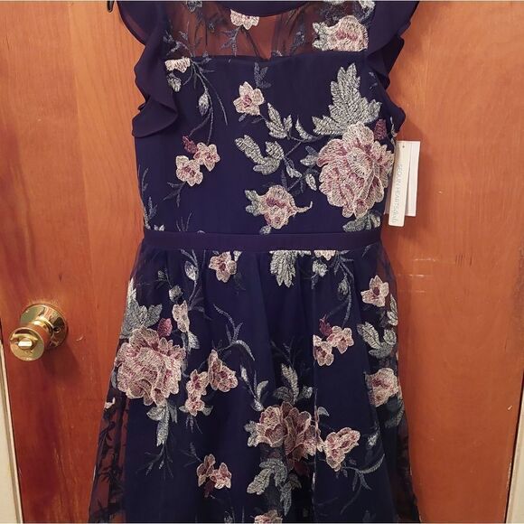 Beautiful Girl Dress - Picture 6 of 12